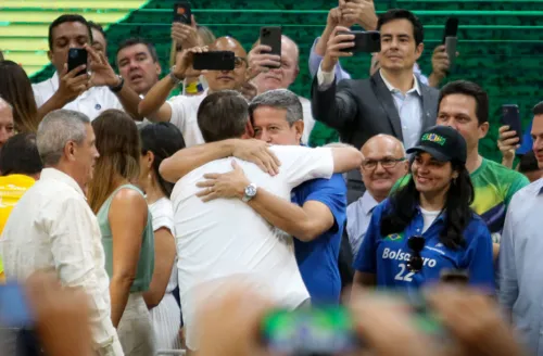 Bolsonaro e Lira durante convenção