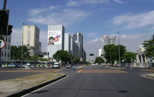 Motoristas que passavam pela Av. Presidente Vargas ficaram assustados