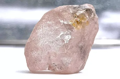 Imagem ilustrativa da imagem Mineiros de Angola encontram raro diamante rosa