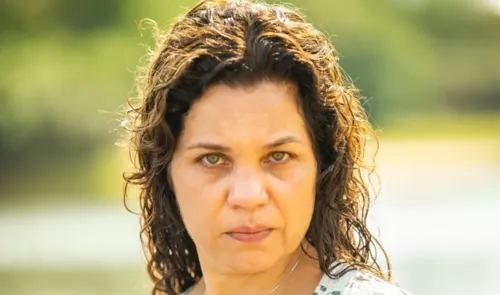 Artista vive a personagem Maria Bruaca no remake da novela "Pantanal", da TV Globo