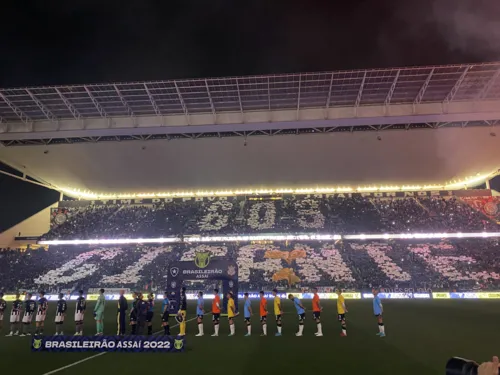 Torcida do Corinthians homenageou o goleiro Cássio com bonito mosaico