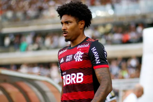 Vitinho não deve mais atuar pelo Flamengo e sairá rumo à Europa