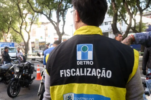 A força-tarefa reúne agentes do Detran-RJ, do Detro, policiais militares e policiais civis