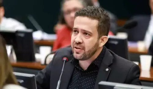 Político André Janones na Câmara dos Deputados