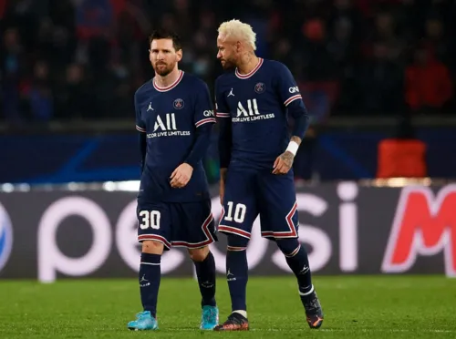 Messi e Neymar em campo pelo PSG