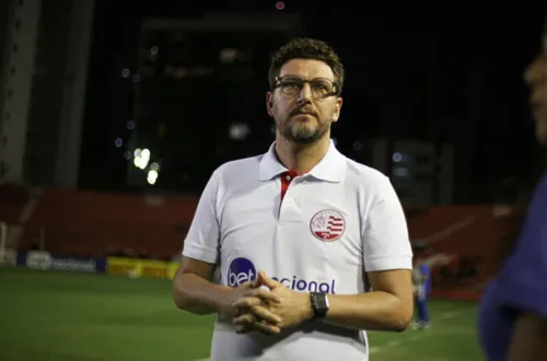 Elano ficou chateado com investida do Botafogo no fim da janela