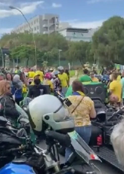 A concentração ocorreu antes das 9h, no Centro da cidade