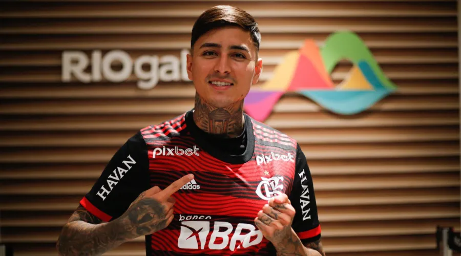 Pulgar foi anunciado pelo Flamengo como novo reforço até o fim de 2025