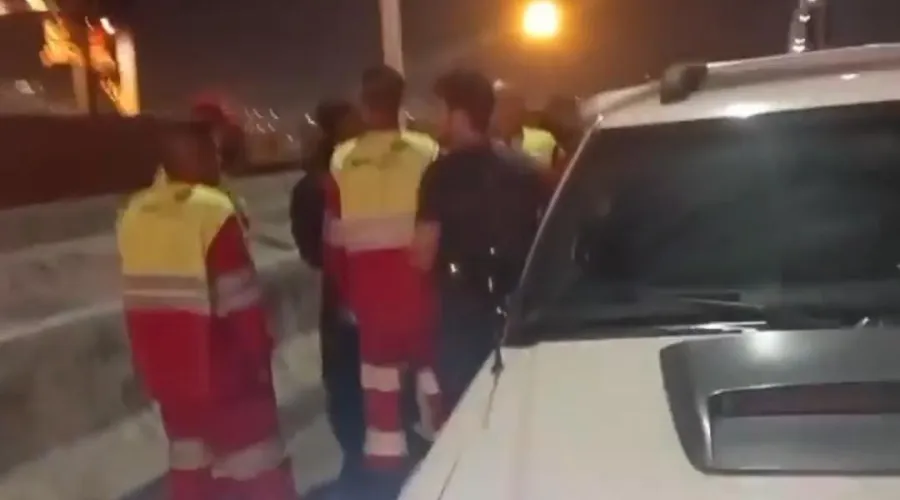 A Polícia Rodoviária Federal foi acionada e o homem conduzido para a 76º DP (Niterói)