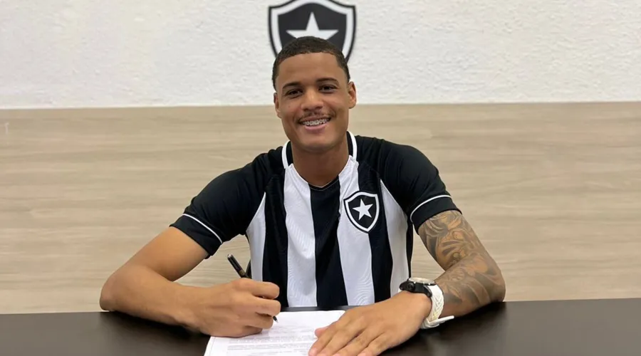 Janderson assinou com o Botafogo até dezembro de 2023