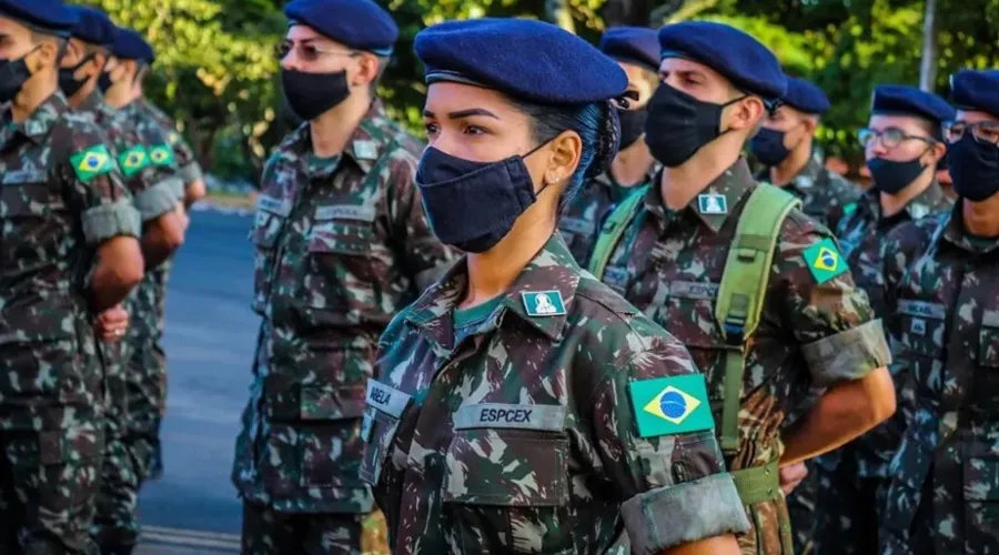 Militares do Exército Brasileiro em formação