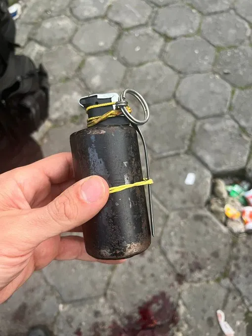 Uma granada foi encontrada com os criminosos