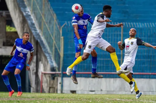 Anderson subiu mais que a defesa para abrir o placar