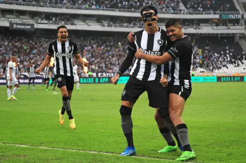 Cuesta vem se destacando como titular do Botafogo