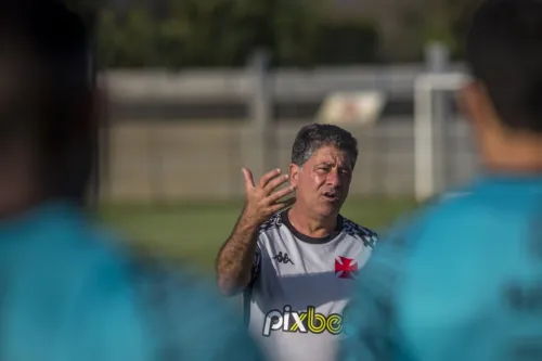 Emílio Faro não deve mais ser efetivado no comando técnico do Vasco