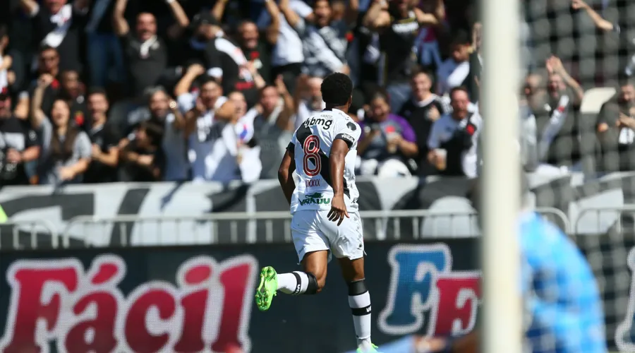 Andrey Santos vem sendo decisivo na caminhada do Vasco rumo à Série A