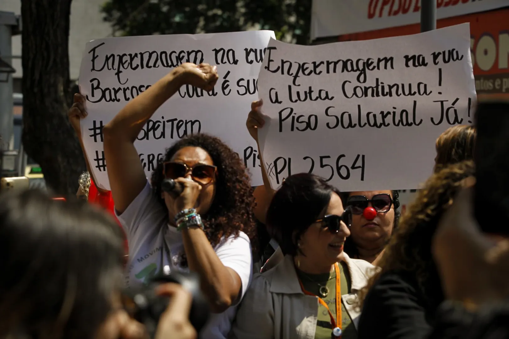 Profissionais se reuniram em frente à Assembleia Legislativa do Rio