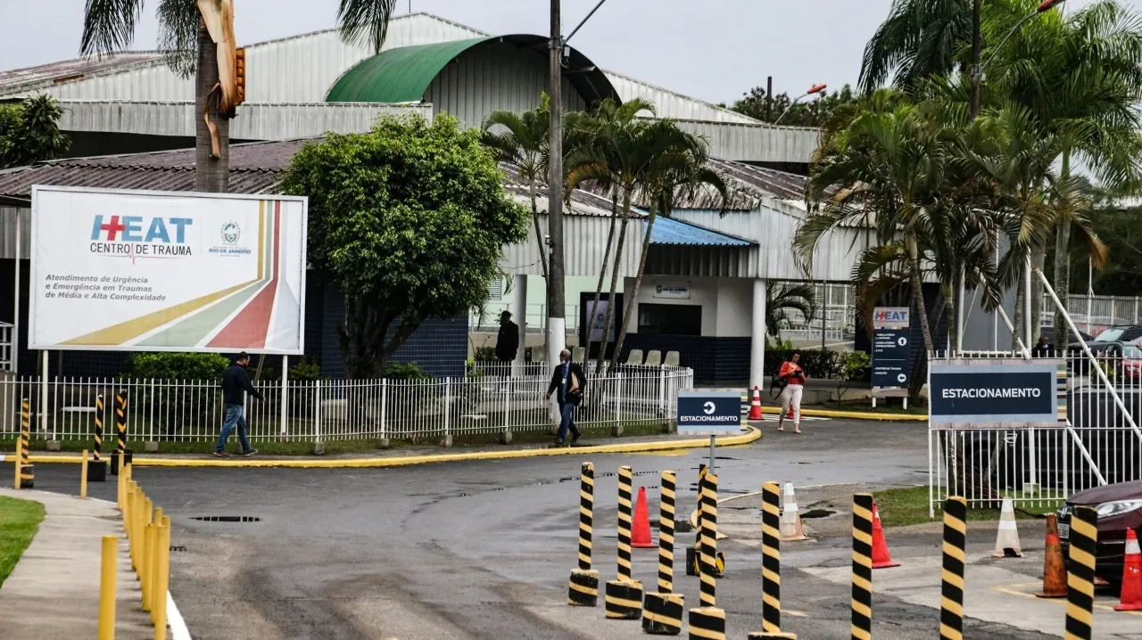Menina foi internada no Hospital Estadual Alberto Torres, no Colubandê