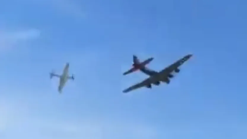 Aviões participavam de um show aéreo