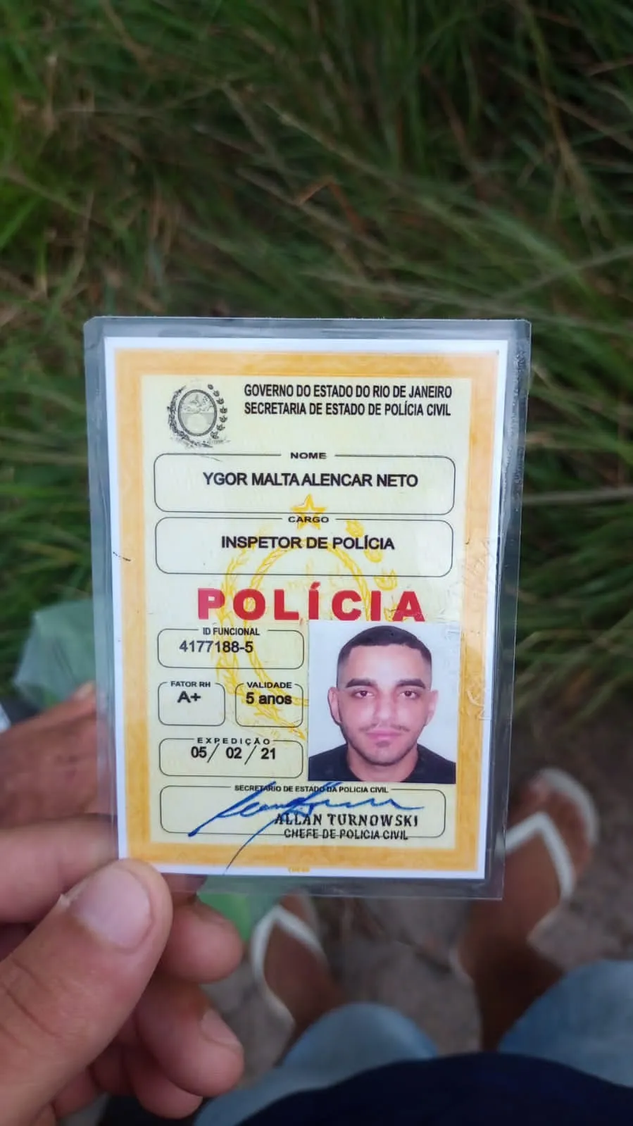 O corpo do miliciano Ygor Rodrigues foi encontrado nesta quarta-feira (23)