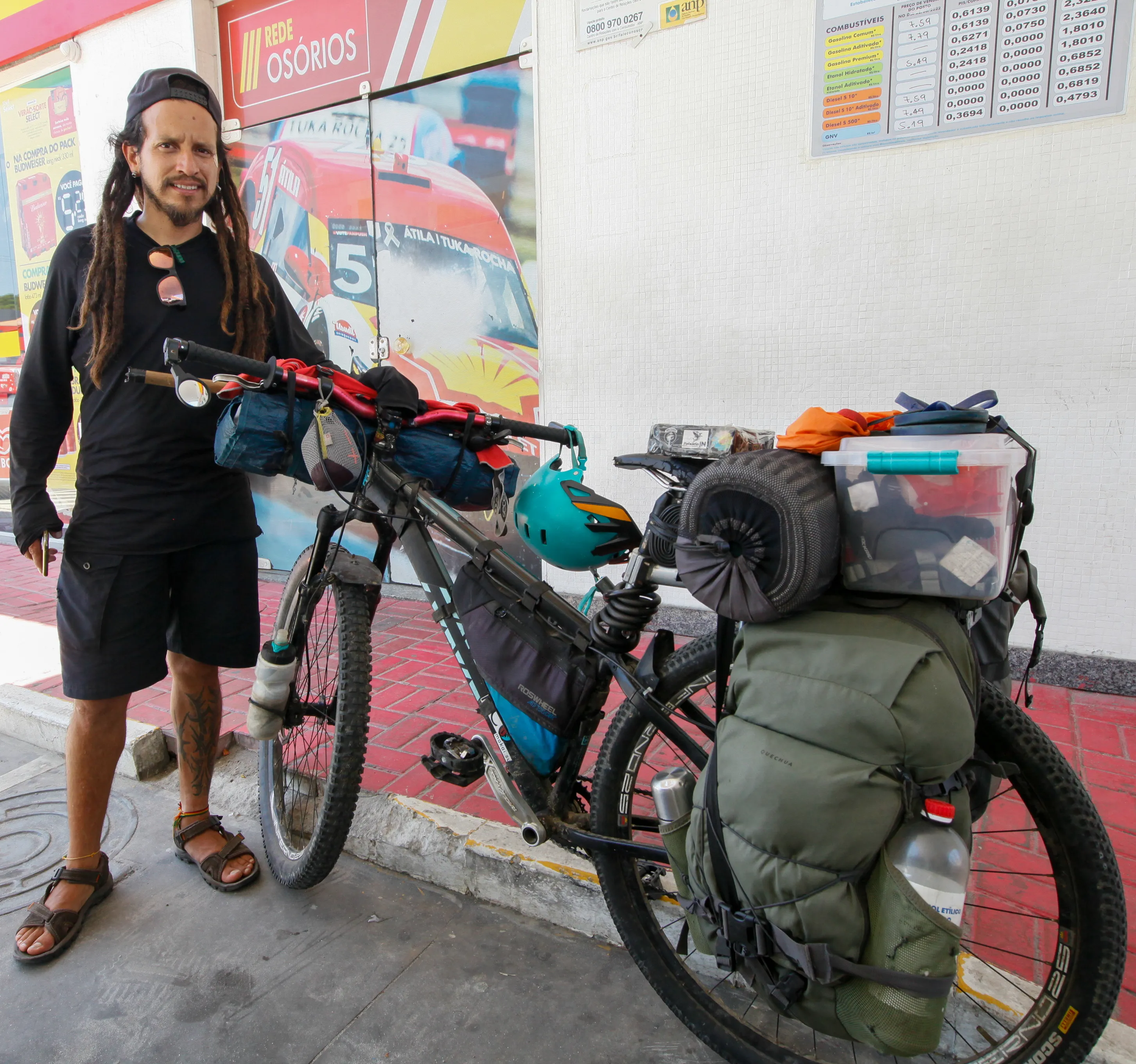 Venezuelano viaja sete meses pelo Brasil pedalando