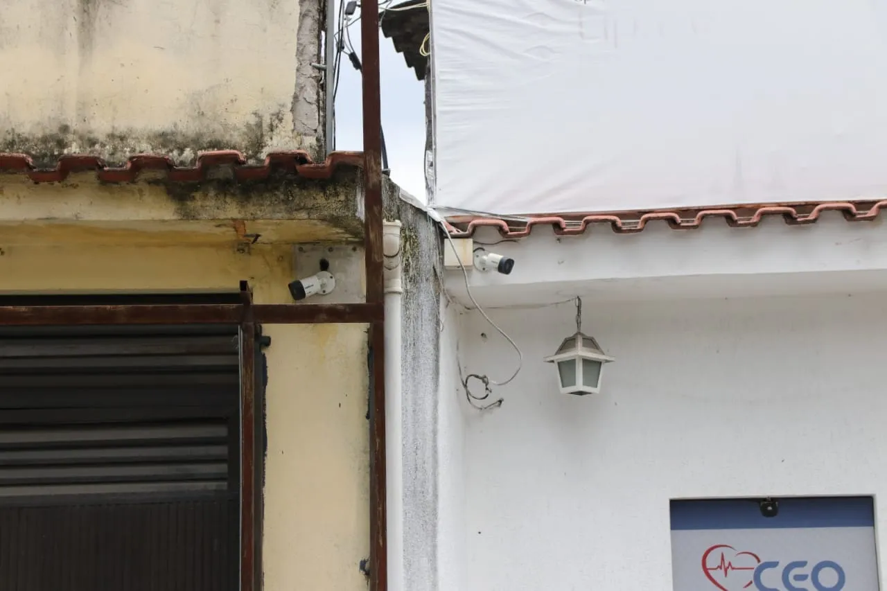 Câmeras de segurança de imóveis vizinhos podem ter registrado a a ação criminosa