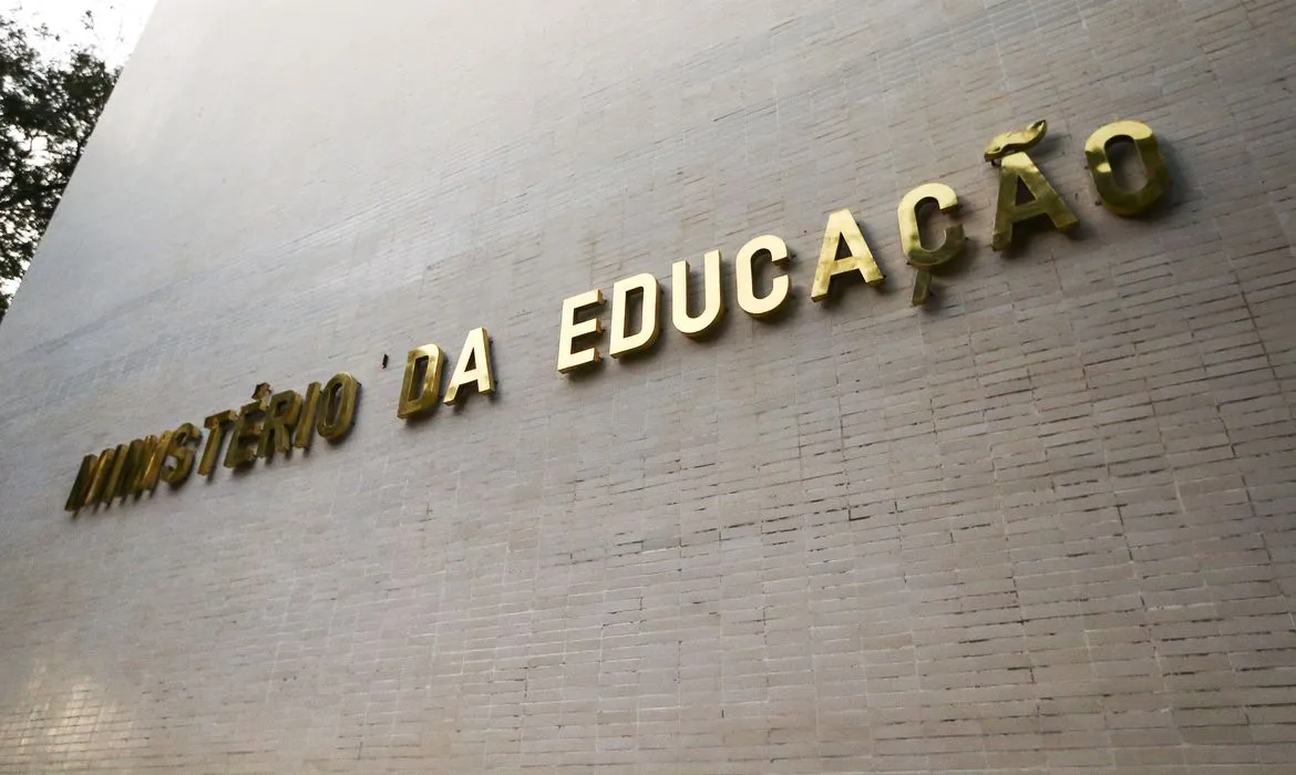 Entidades apontam corte de R$ 1,68 bilhão na Educação