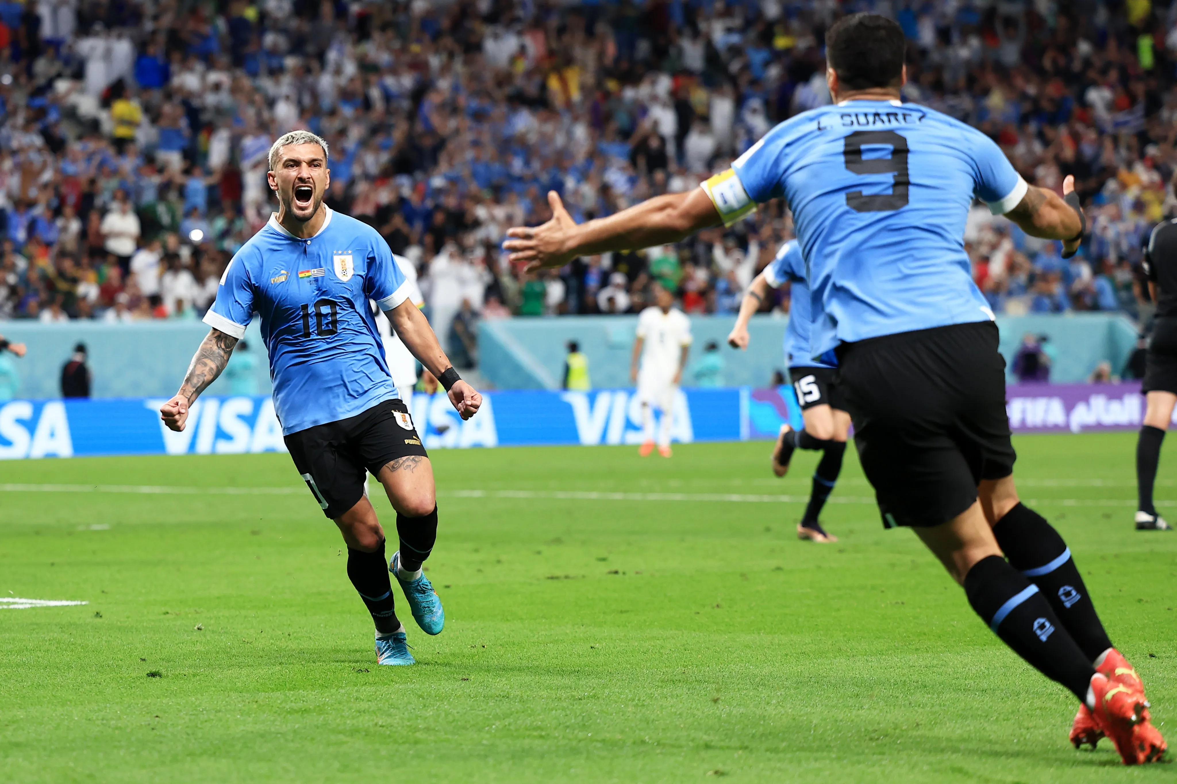 Arrascaeta fez dois gols na partida, mas não foi o suficiente para a classificação dos uruguaios