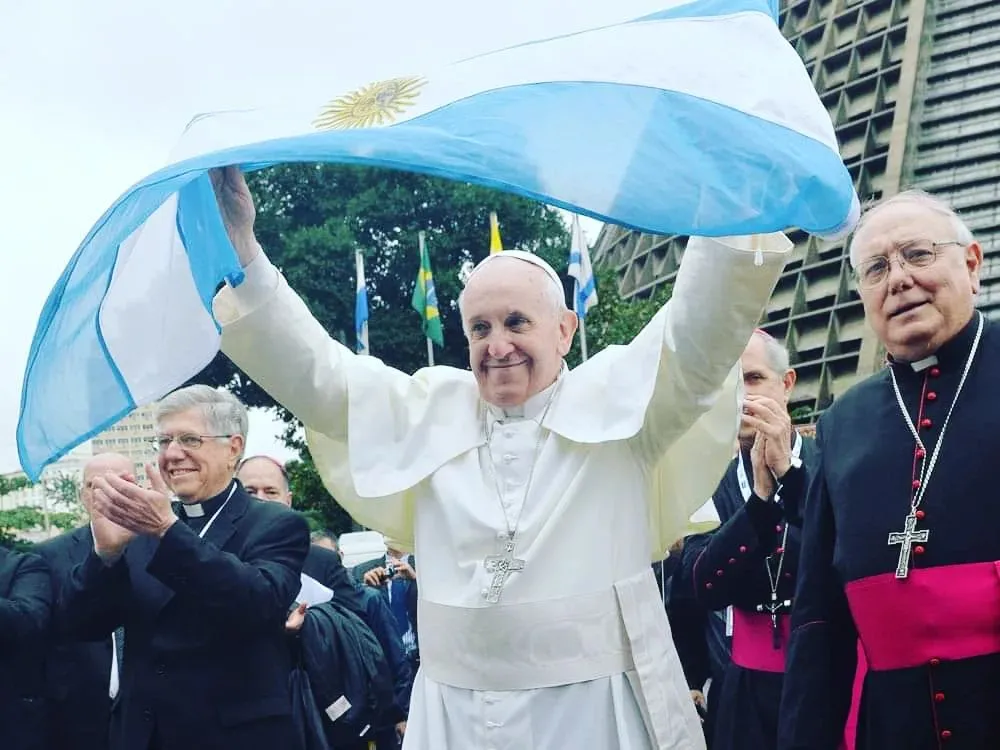 Religioso é fã declarado por futebol e da argentina