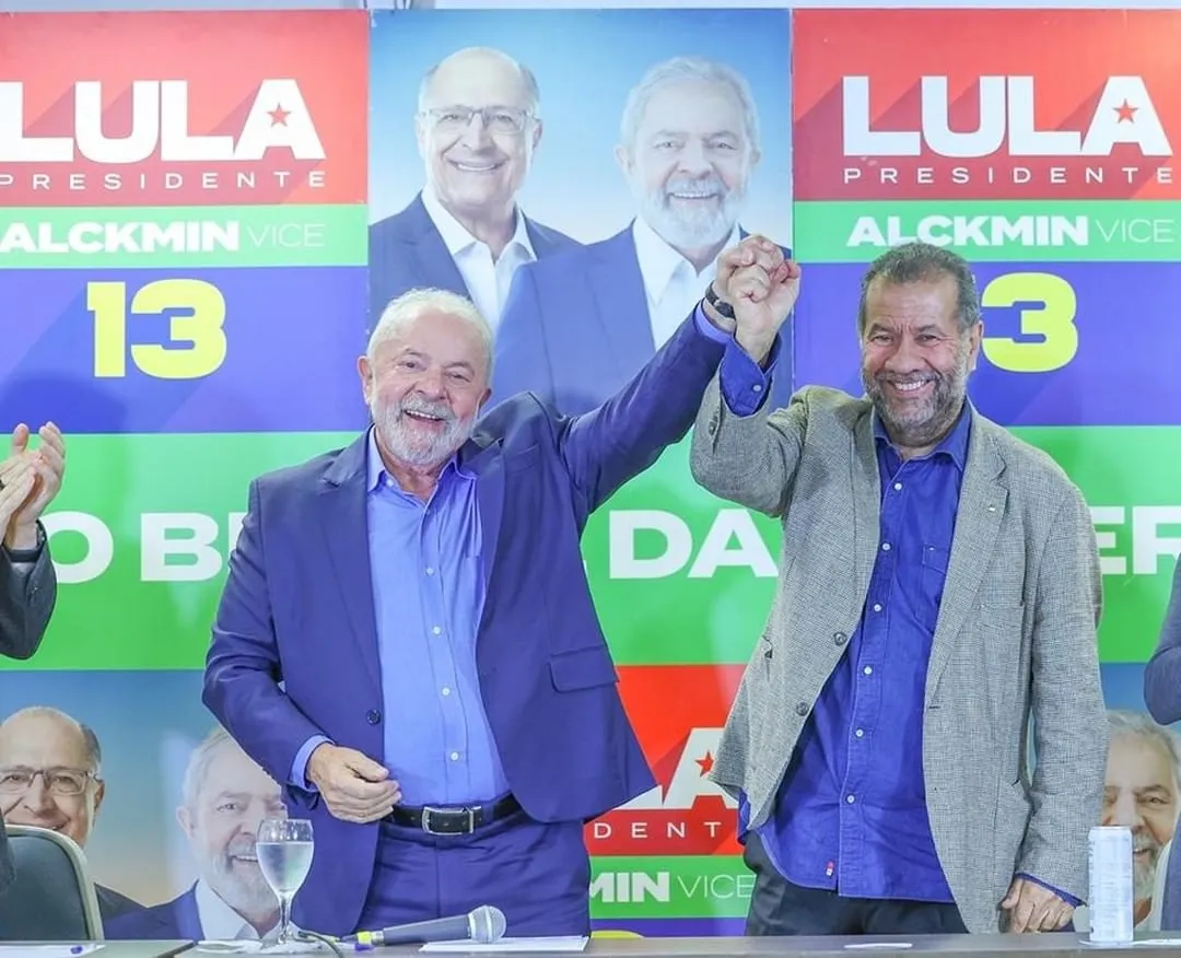 Lula e Carlos Lupi durante campanha eleitoral este ano