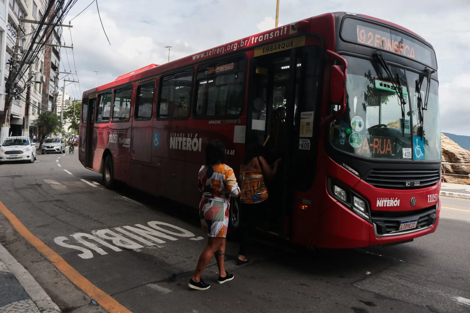 Os ônibus da linha 49.2, que seguem para o Ingá, terão como ponto de embarque a Rua Miguel de Frias