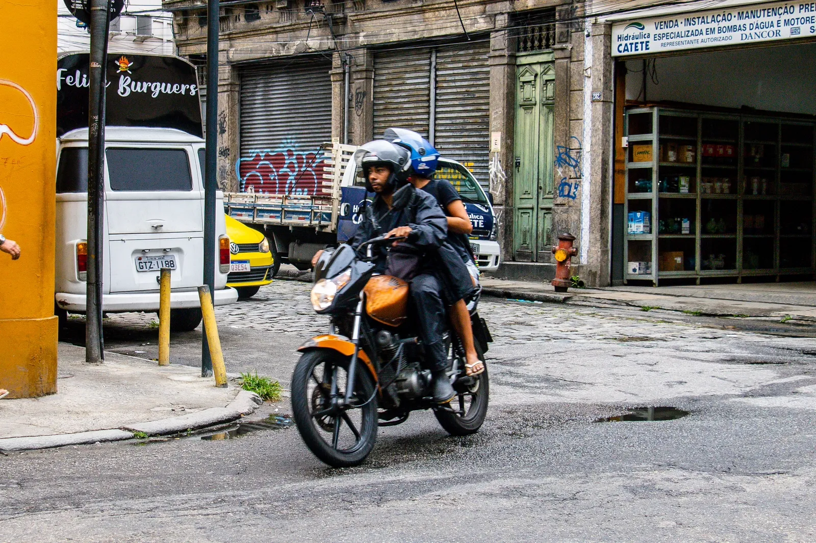 Mototáxi são os principais transportes nas comunidades do Rio