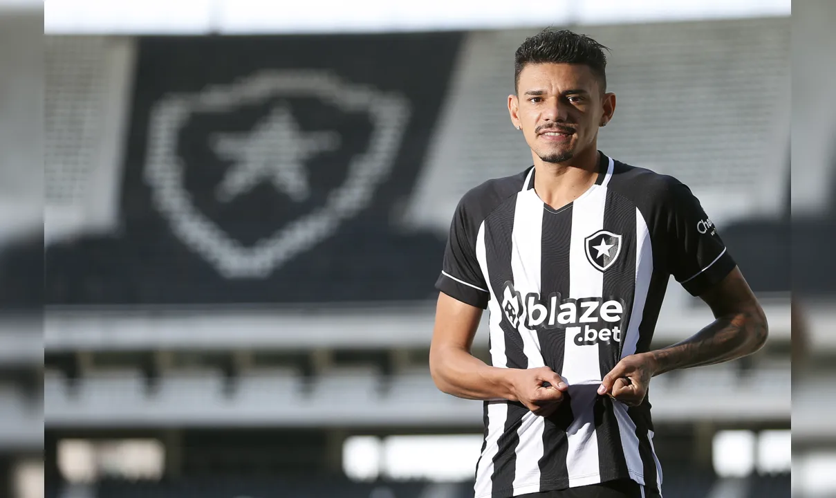Tiquinho Soares é a principal esperança de gols no Botafogo para a temporada