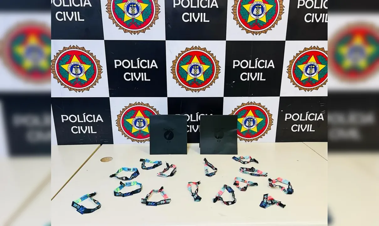 Pulseiras VIPs recolhidas por policiais civis