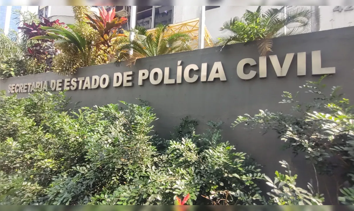 Ex-chefe da Polícia Civil foi levado para a sede da corregedoria, no Centro do Rio.