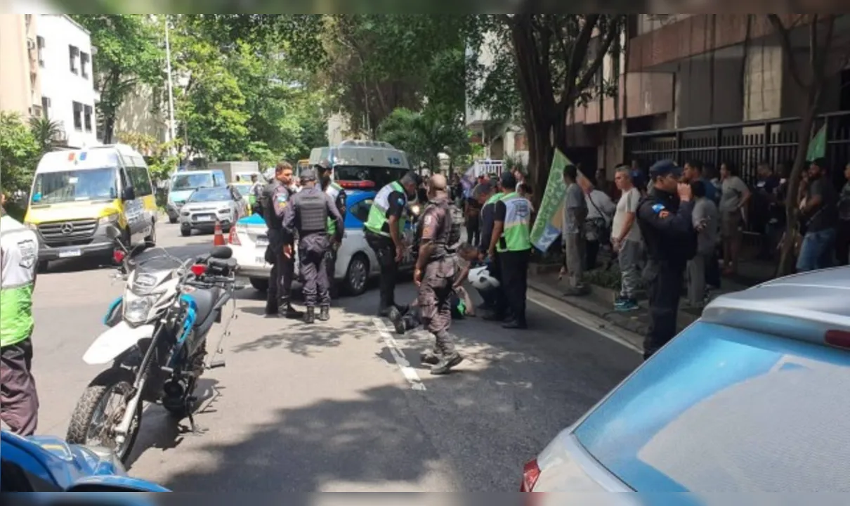 Policial foi atropelado na rua Gomes Carneiro
