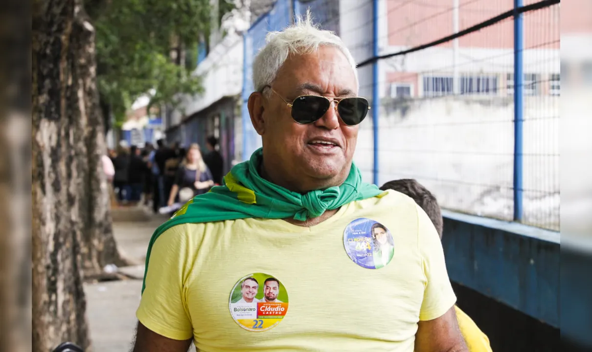 José Maria votou na Tijuca e falou sobre a importância do voto