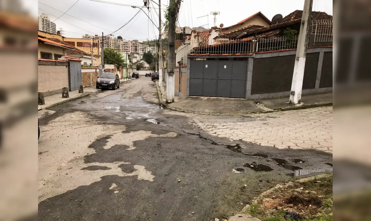 Cachorra foi deixada dentro da mala fechada e tinha a boca amarrada com barbantes na Travessa Dona Júlia, no Fonseca