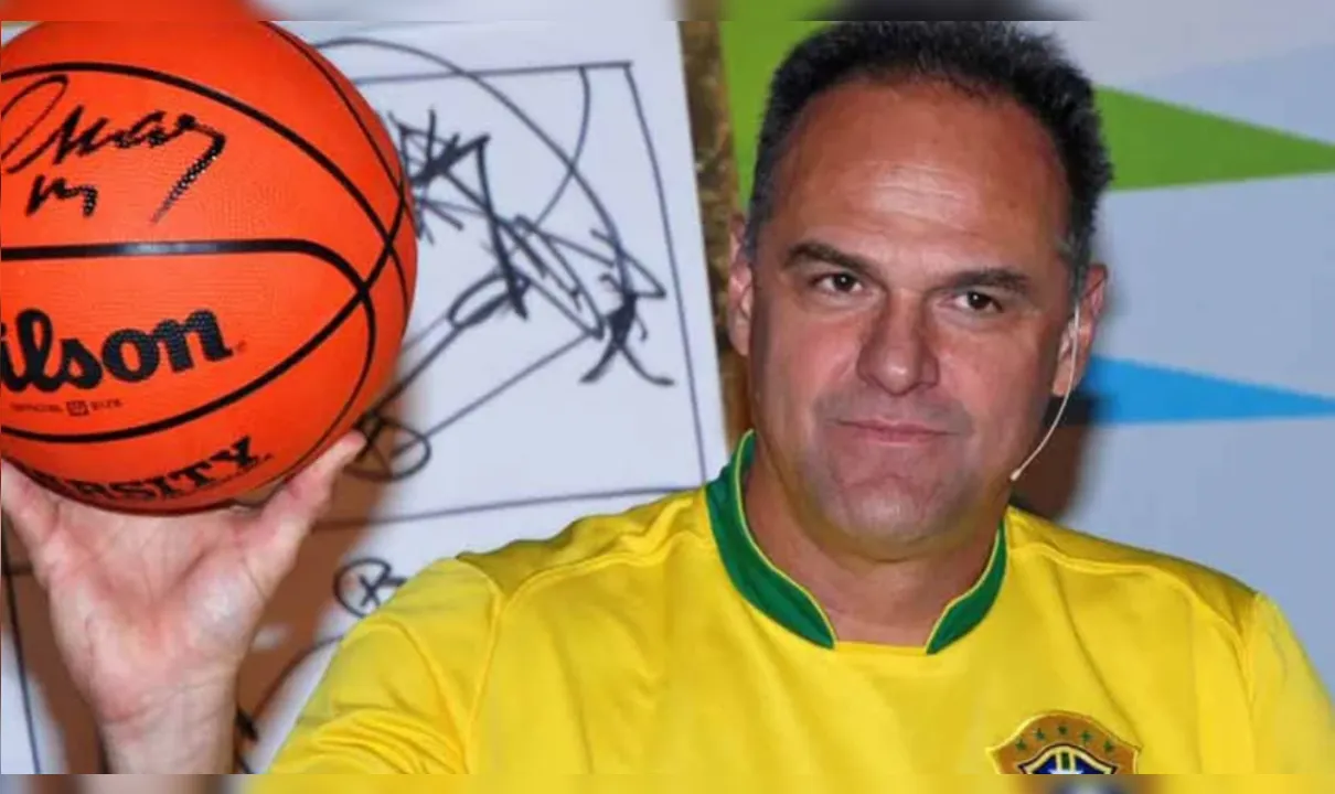 No Brasil, Oscar jogou por Palmeiras, Corinthians, Flamengo e Clube Sírio. Ele também passou pelo basquete da Espanha e da Itália.