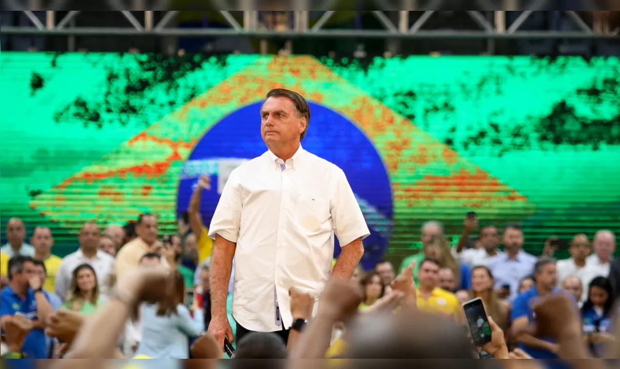 Bolsonaro se descreve como 'presidente do Brasil' e 'capitão do Exército Brasileiro' no LinkedIn