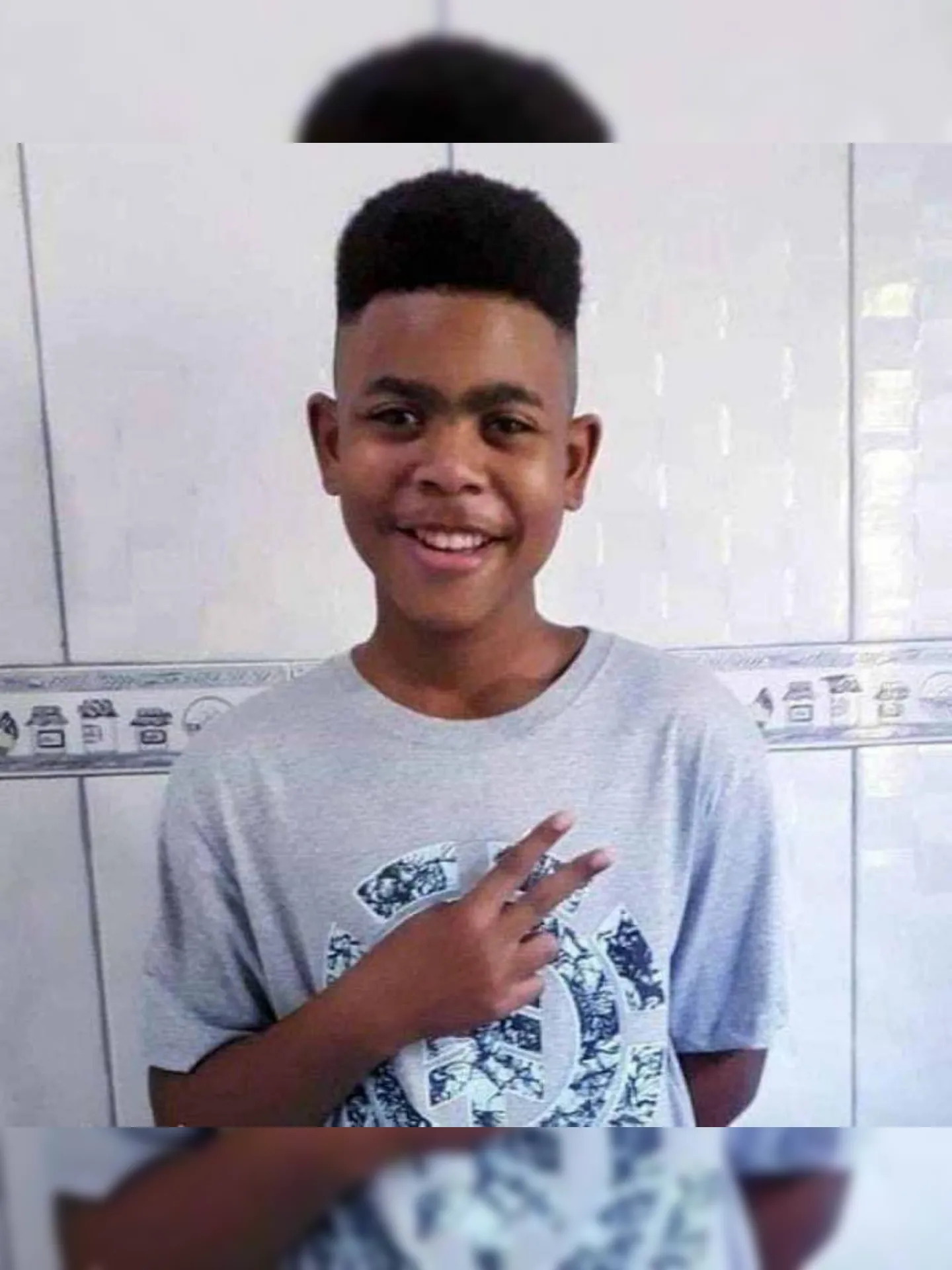 Adolescente foi morto durante uma operação da polícia dentro de casa no Complexo do Salgueiro, em São Gonçalo