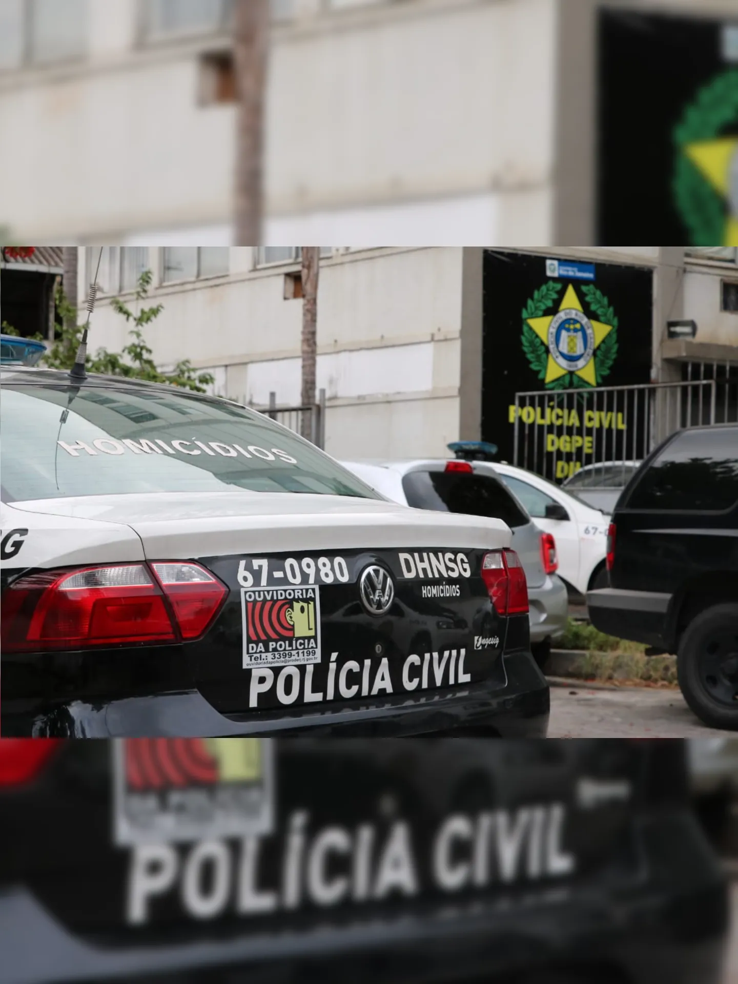 Agentes da Delegacia de Homicídios de Niterói e São Gonçalo (DHNSG) realizaram a perícia técnica