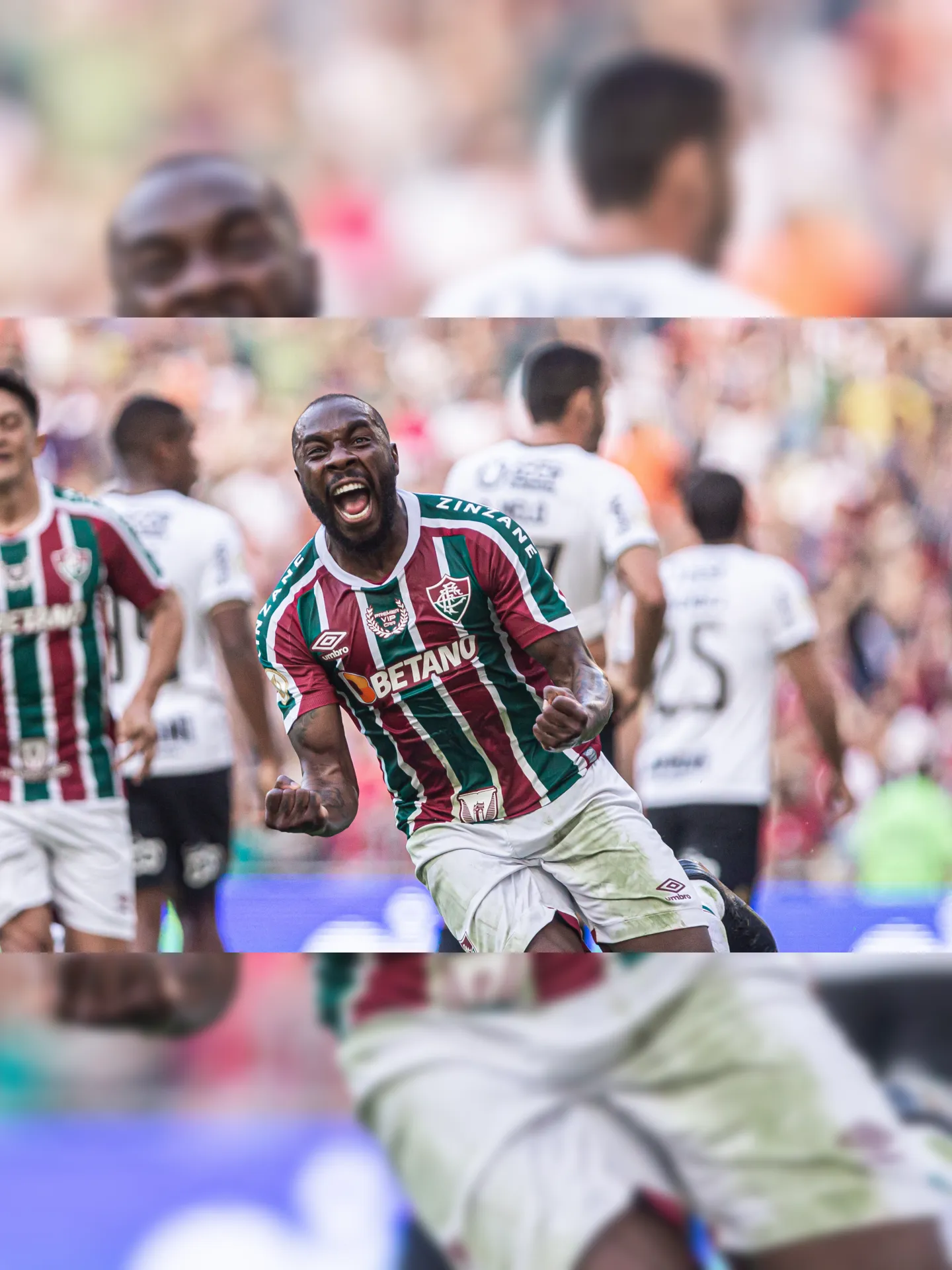Manoel comemora gol em partida pelo Fluminense