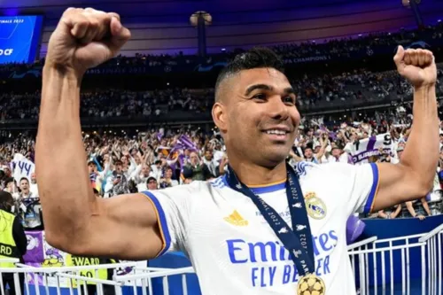 Casemiro comemorando título pelo Real Madrid