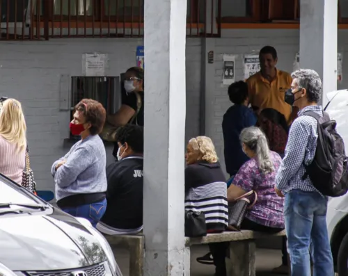 Usuários relatam falta de medicamentos na  Policlínica Regional Doutor Carlos Antônio da Silva