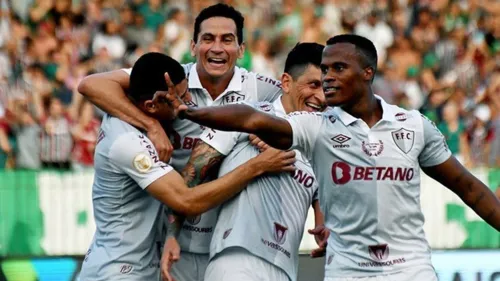 Em excelente momento no ano de 2022, John Arias admitiu "sondagens e ofertas", mas garante estar focado no Fluminense.