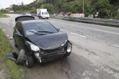 Mulher recusou atendimento de equipe dos bombeiros e teve apenas ferimentos leves