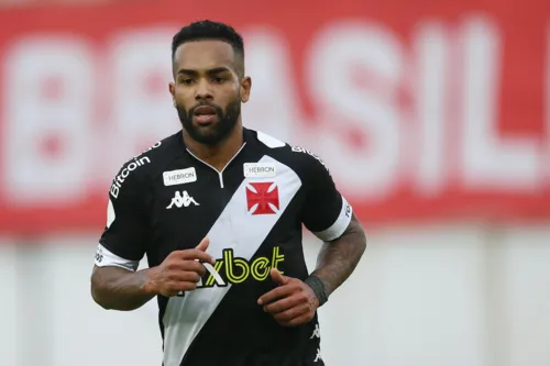 Alex Teixeira em partida do Vasco