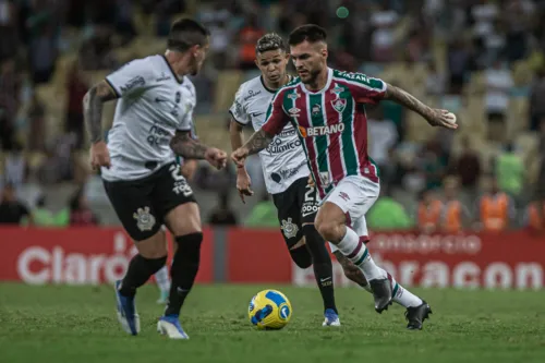 Primeiro jogo no Maracanã foi 2 a 2