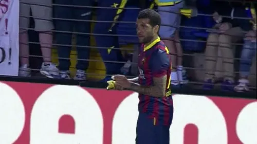 Daniel Alves comeu a banana